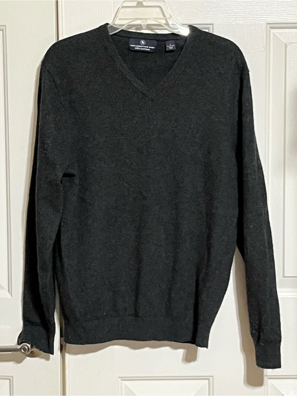 100% Cashmere V-Neck Hart Schaffner Marx Men's Dark Charcoal Sweater
15-07